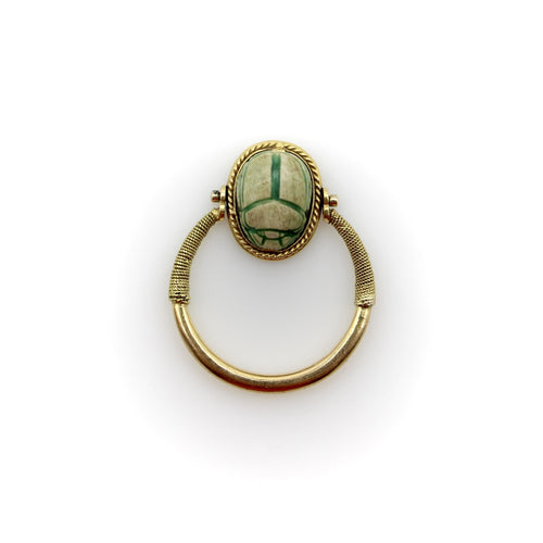 Bague Bague pivotante en or 14 carats style victorien avec motif scarabée de style néo-égyptien 58 Facettes A20030