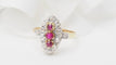 Bague 55 Bague ovale en or jaune, rubis et diamants 58 Facettes 32780