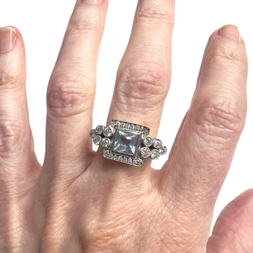 Bague 51 Bague de style Art Déco en or 18 kt avec diamants et aigue-marine 58 Facettes Q56B