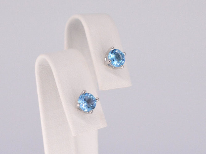 Boucles d'oreilles Boucles d'oreilles en or blanc avec topaze 58 Facettes 2201