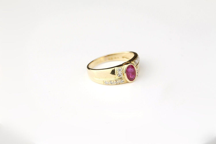 Bague 53 Bague Rubis ovale Diamants 58 Facettes