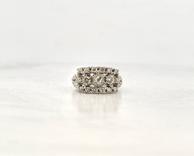 Bague Bague ancienne or blanc jarretière diamants 58 Facettes