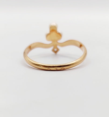 Антички прстен са детелином од ружичастог злата, бисерима и дијамантима