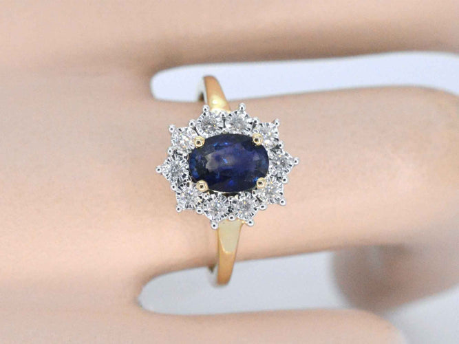 Bague 54 Bague entourage en or jaune avec saphir et diamants 58 Facettes 2273