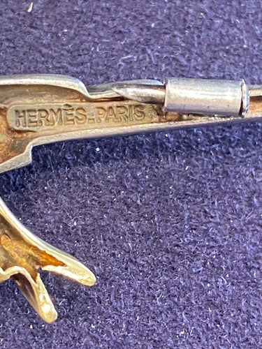 Broche HERMES - Broche perroquet argent et or jaune 58 Facettes