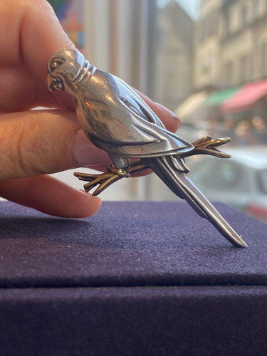 Broche HERMES - Broche perroquet argent et or jaune 58 Facettes