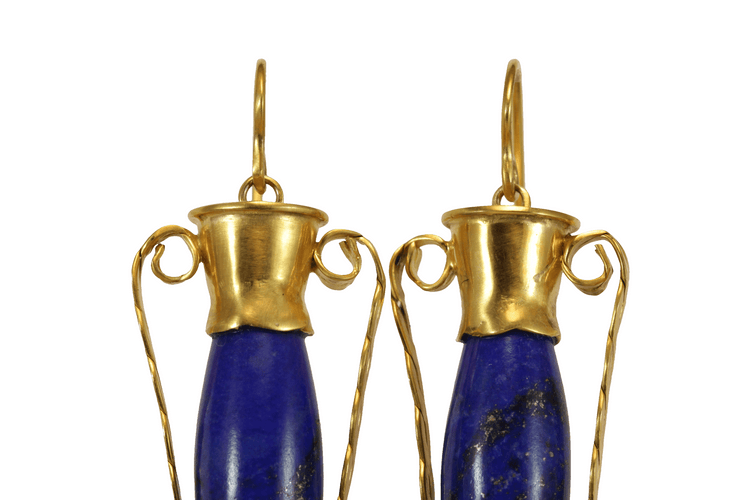 Boucles d'oreilles Boucles d'oreilles amphores antiques en or jaune et lapis-lazuli Castellani 58 Facettes 7684
