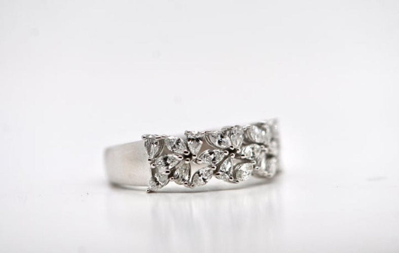 Bague Bague en or blanc avec diamants de 1.010 carats 58 Facettes