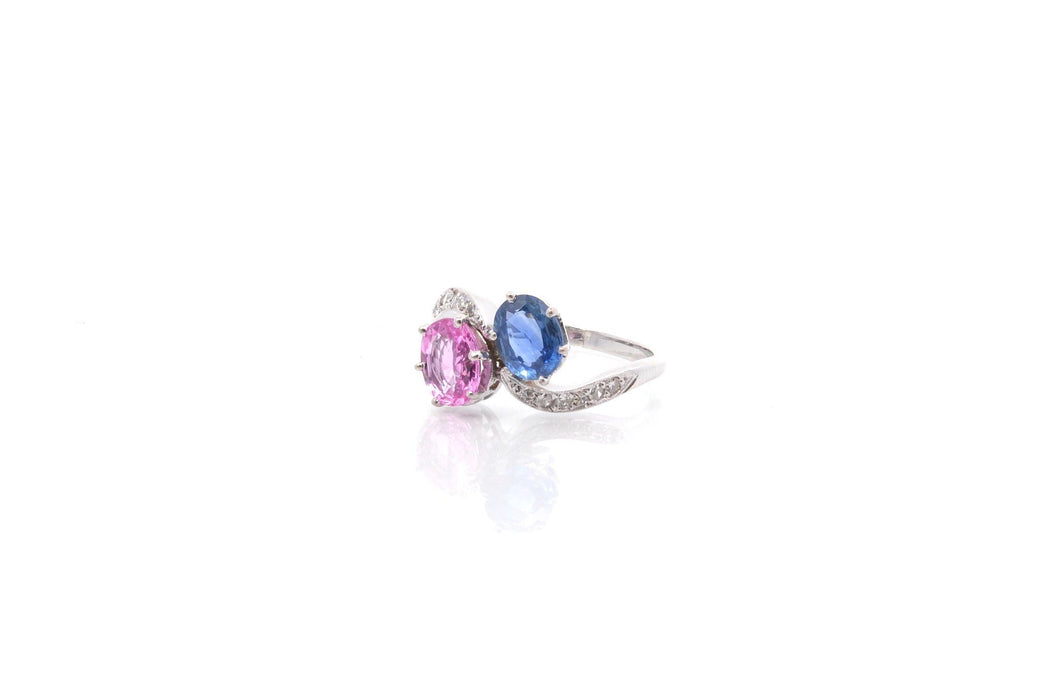 Vintage ring you and me sapphires and diamonds in platinum