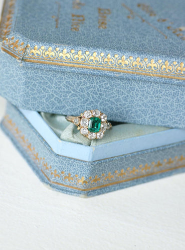 Bague 54 Bague Marguerite or rose, émeraude colombienne et diamants 58 Facettes