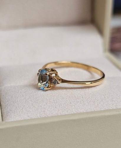 Bague 52 Bague or jaune, aigue-marine, diamants 58 Facettes 698