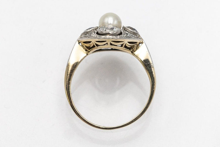 Bague 50 Bague en or et platine ornée de diamants et d'une perle de culture 58 Facettes 11020