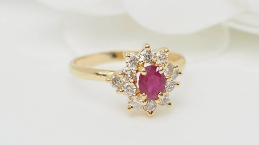Bague 52.5 Bague marguerite en or jaune, rubis et diamants 58 Facettes 32669
