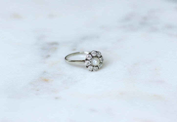 Bague 55.5 Bague Marguerite Ancienne Perle Bouton et Diamant 58 Facettes