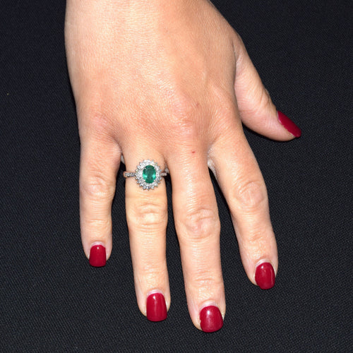 Bague 56 BAGUE EN OR BLANC 18 KT avec émeraude de 1,80 ct et diamants 58 Facettes