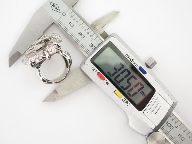 Bague 55 bague CHANEL camelia en or blanc 228 diamants 3.4ct 58 Facettes 263702