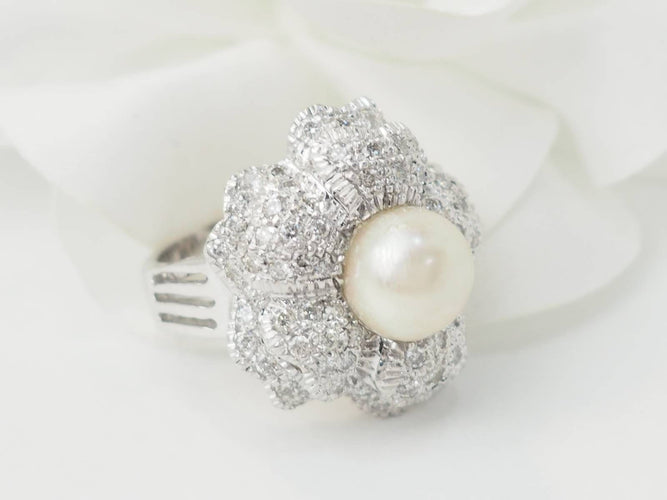 Bague 51 Bague Fleur en or blanc, perle de culture et diamants 58 Facettes 33405