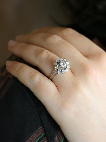 Bague 51.5 Bague marguerite or blanc diamants 1,10 ct 58 Facettes 1CA0000065/1