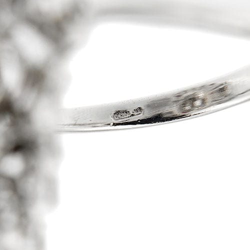 Bague ornée de rubis, d'émeraudes et de diamants