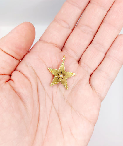 Pendentif Pendentif étoile or jaune et perle (circa 1900) 58 Facettes A06190