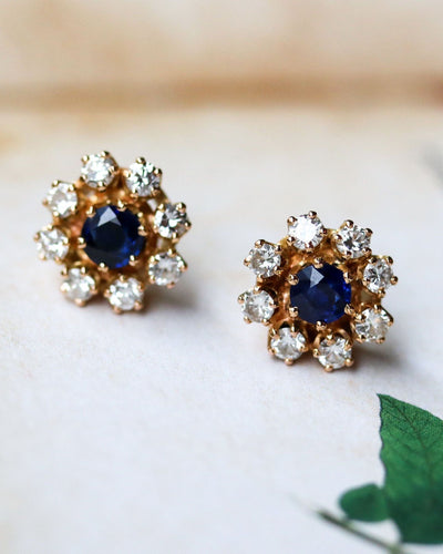 Boucles d'oreilles Paire de Boucles d'Oreilles Marguerite Saphir et Diamants 58 Facettes A11580