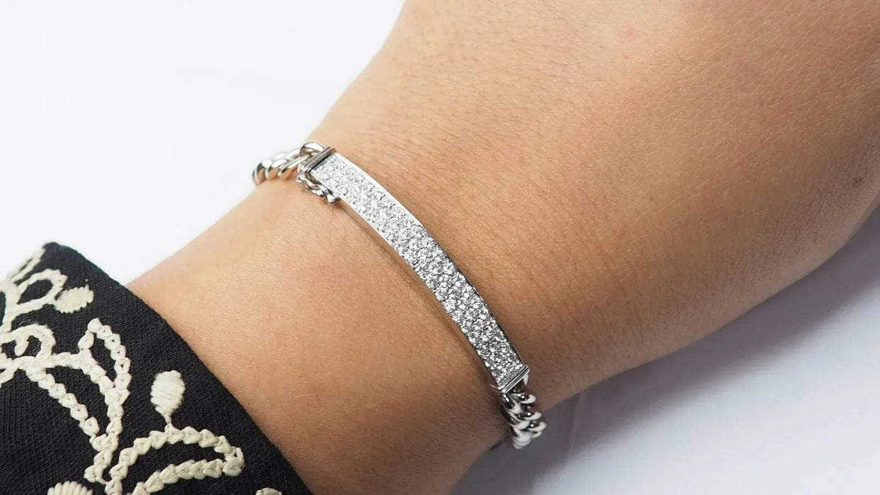 Bracelet souple en or blanc pavé de diamants 58 Facettes 32978