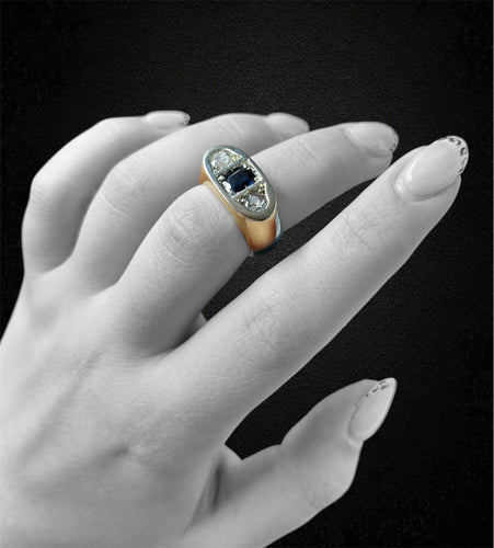 Anel com safira cabochão e diamantes. Início dos anos 1900. 