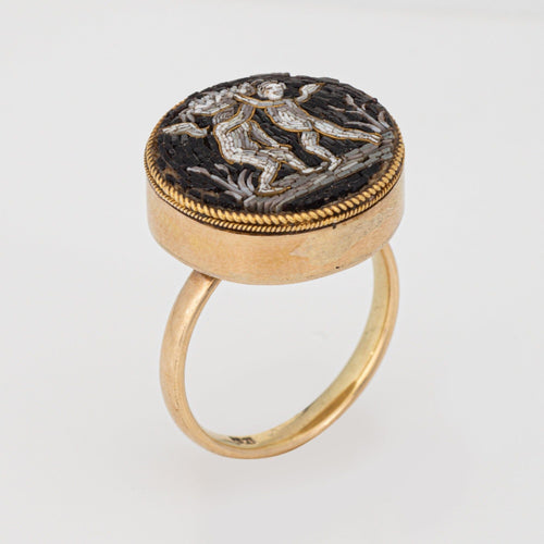 Starožitný viktoriánský prsten ze žlutého zlata s mikromozaikou 