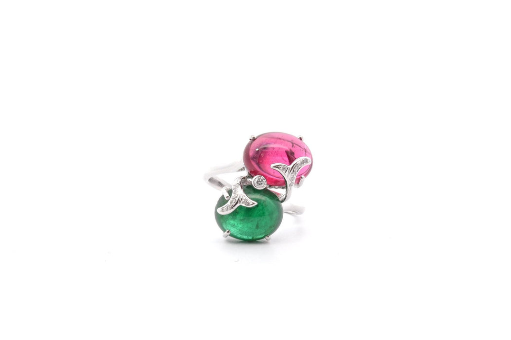 White gold ring with cabochon tourmalines and diamonds