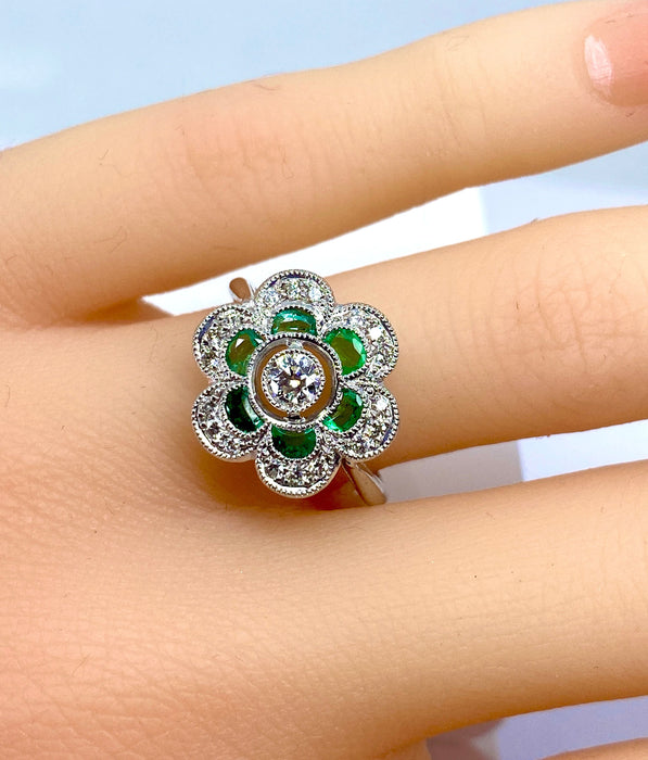 White gold, emerald and diamond ring