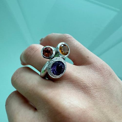 Bague 55 Bague avec pierres précieuses et diamants 58 Facettes 34070