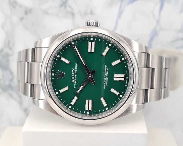 Montre ROLEX - Montre Oyster Perpetual 41 Verte 58 Facettes 124300-1