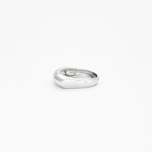 Bague 54 Bague en or blanc et pavée de diamants 58 Facettes 2521