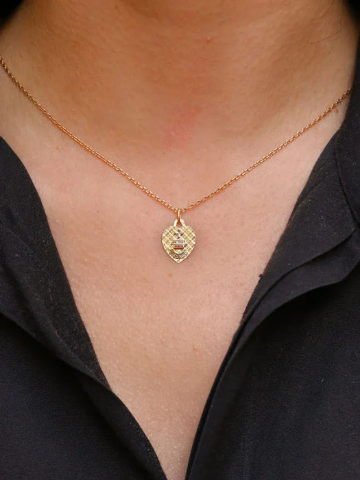 AUGIS - Love medal with checkered heart in yellow gold and ruby