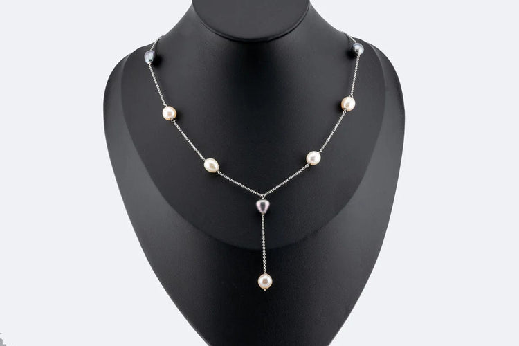Collier Oro Bianco Collana in oro bianco con perle bianche e grigie 58 Facettes col303