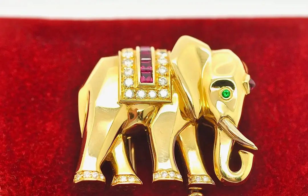 Broche Cartier - Broche éléphant en or jaune 58 Facettes