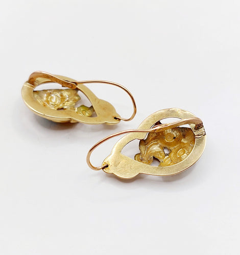 Cercei dormeuse victoriană aur 18k flori și email albastru (circa 1890) 