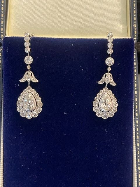 Boucles d'oreilles Paire de pendants diamants 58 Facettes