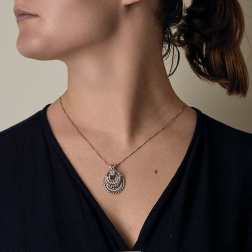 Collier 44cm Chaîne avec pendentif or blanc serti de diamants 58 Facettes 58_f60