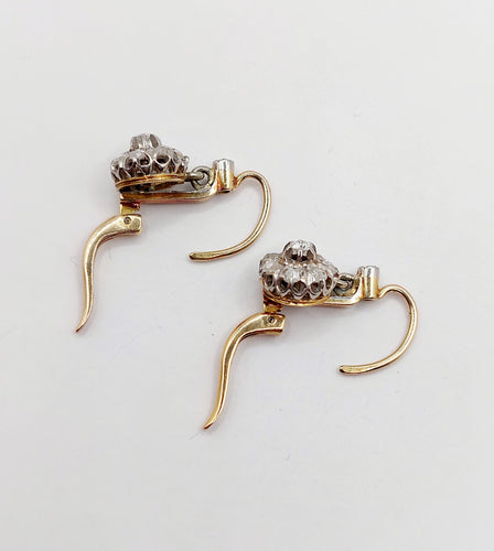 Boucles d'oreilles Dormeuses marguerite antique or 18k, platine, diamant rond et diamants taille roses (circa 1900) 58 Facettes A06360