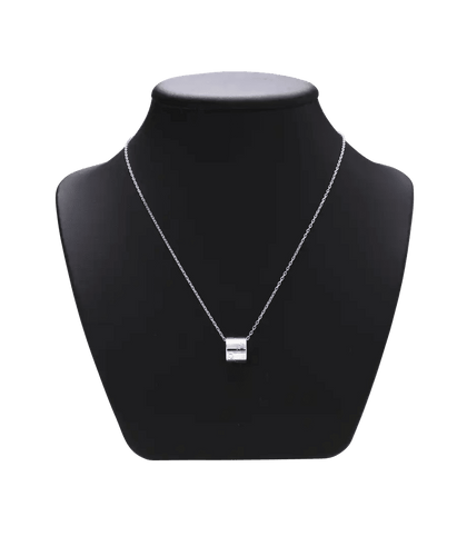 Collier Gucci Or blanc 18K