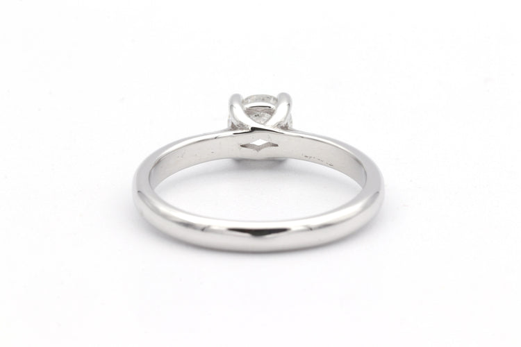 Bague 52 Solitaire contemporain en or blanc serti d'un diamant 58 Facettes A033