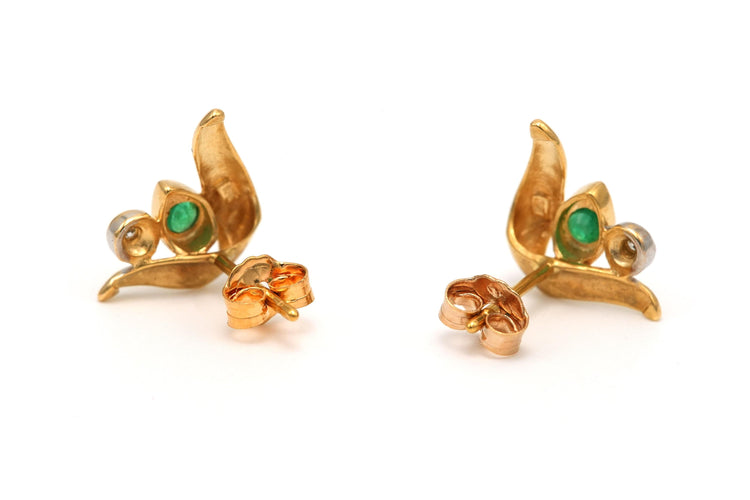 Boucles d'oreilles Boucles d'oreilles or jaune serties d'émeraudes et de diamants 58 Facettes B665