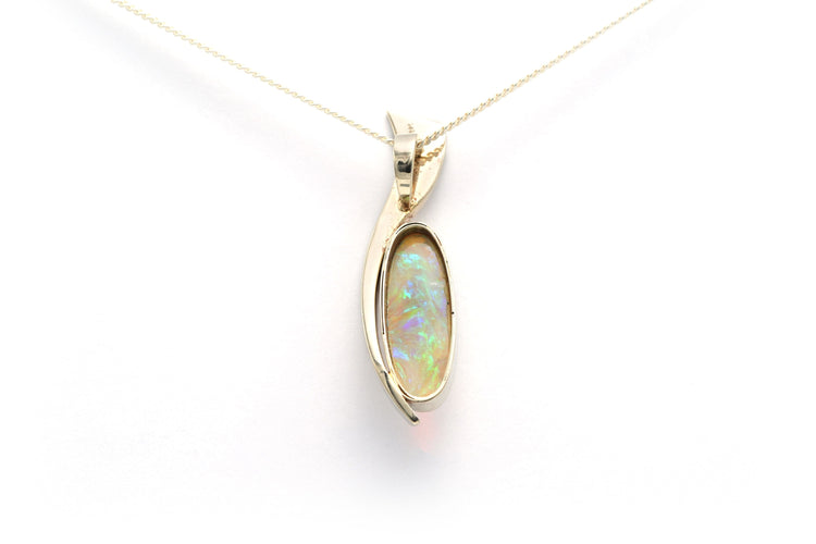 Pendentif Pendentif Années 70 en or blanc serti d'une opale 58 Facettes 20173