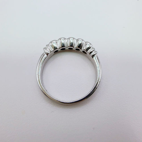 Bague 52 Bague en or blanc et diamants. 58 Facettes 50144