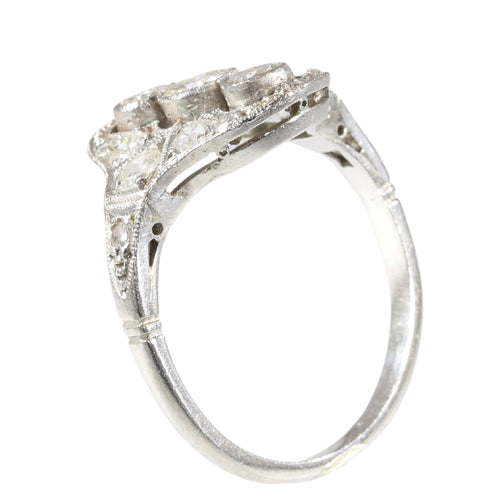 Bague 55 Géométrie en lumière : une bague Art déco en platine et diamant des années 1920 58 Facettes 25282-0064