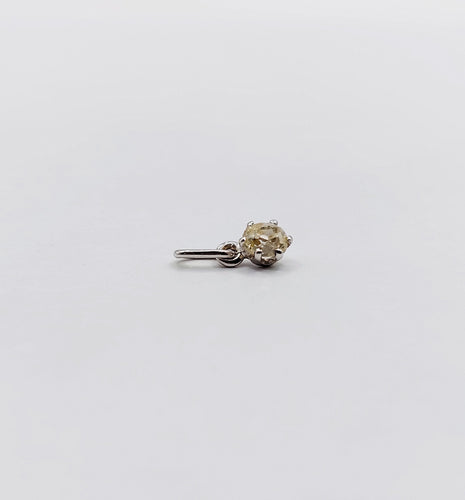 Pendentif Petit pendentif antique or blanc 18k diamant taille ancienne 0,18 carat (1920) 58 Facettes A06139