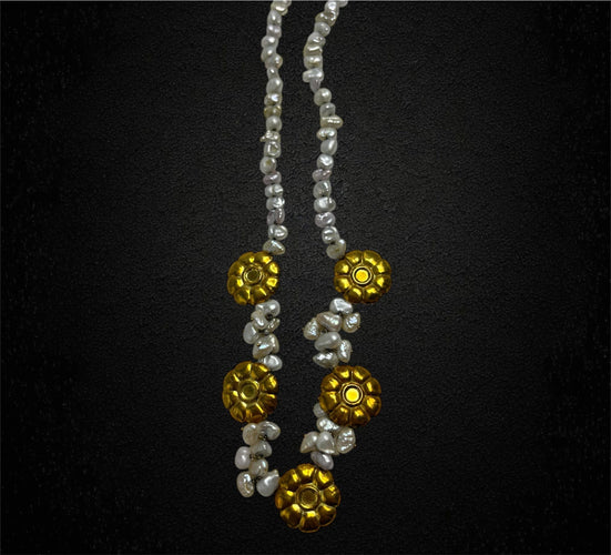 Collier Collier avec perles de rivière et marguerites en or jaune 58 Facettes