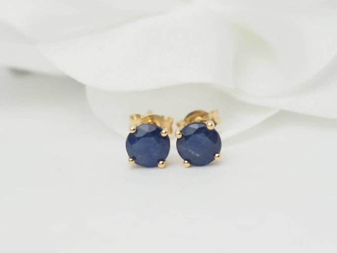 Boucles d'oreilles Puces d'oreilles en or jaune et saphir 58 Facettes BOSaph