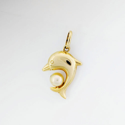 Pendentif Pendentif Dauphin en or jaune et perle 58 Facettes 32268